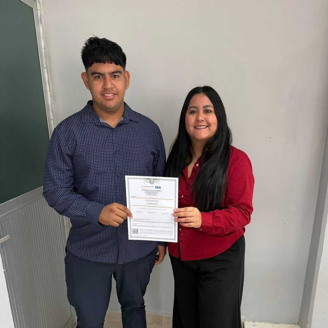 Entrega de constancia al terminar el curso